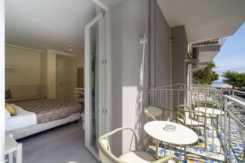TRIPLE SIDE SEA VIEW Room, Hotel Rivage Taormina, Taormina