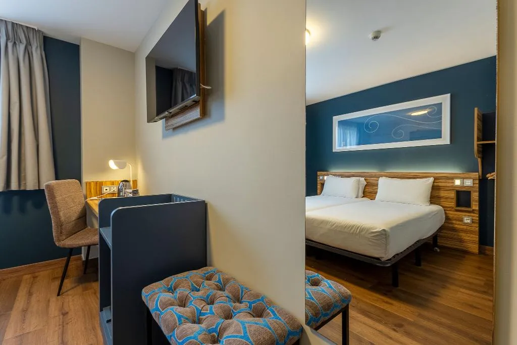 TWIN CAPACITY 2 Room, Travelodge Barcelona Poblenou, Barcelona