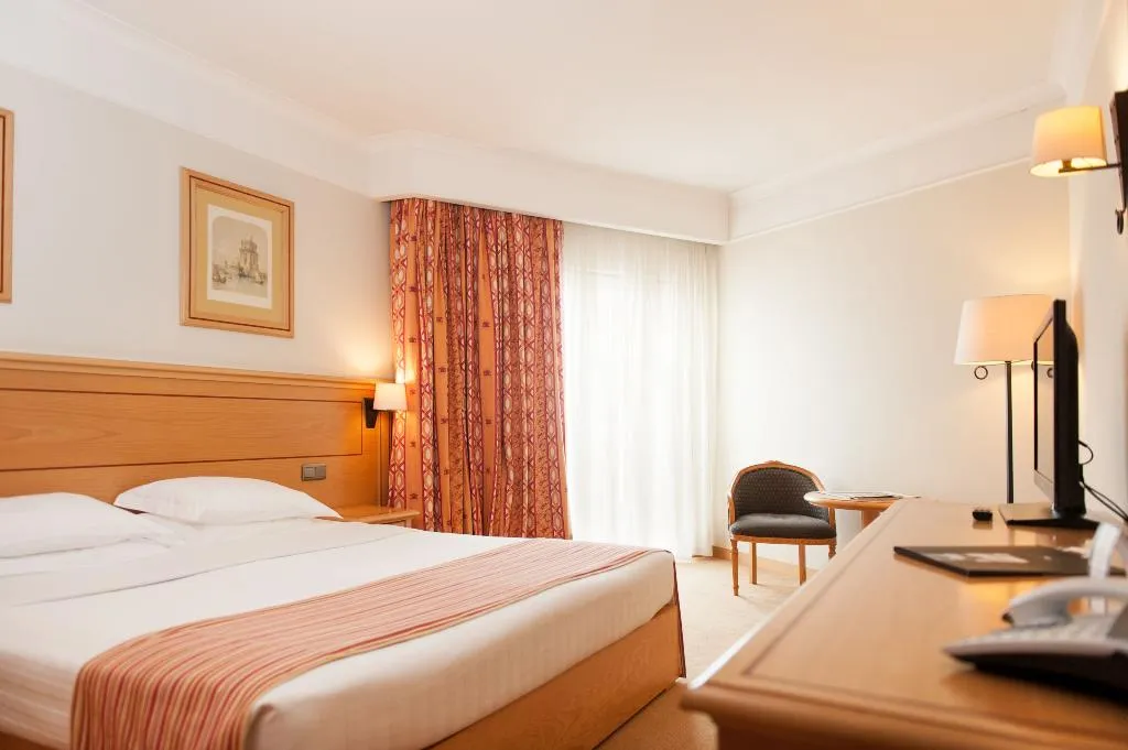 Double or Twin STANDARD Room, Real Palacio, Lisbon