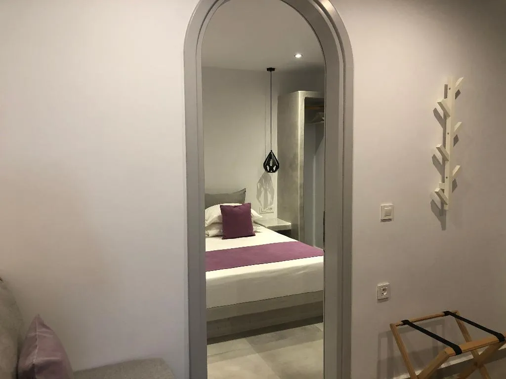 APARTMENT DELUXE Room, Dragonfly Villas, Santorini