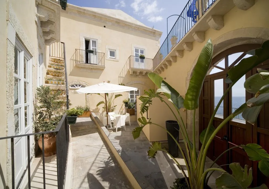 Terrace, Maniace Boutique Hotel Ortigia, Catania