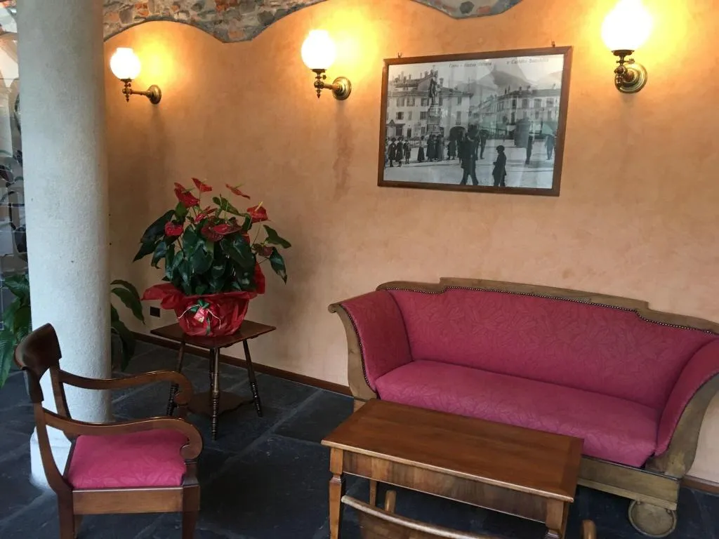 Lobby, Le Due Corti, Milan