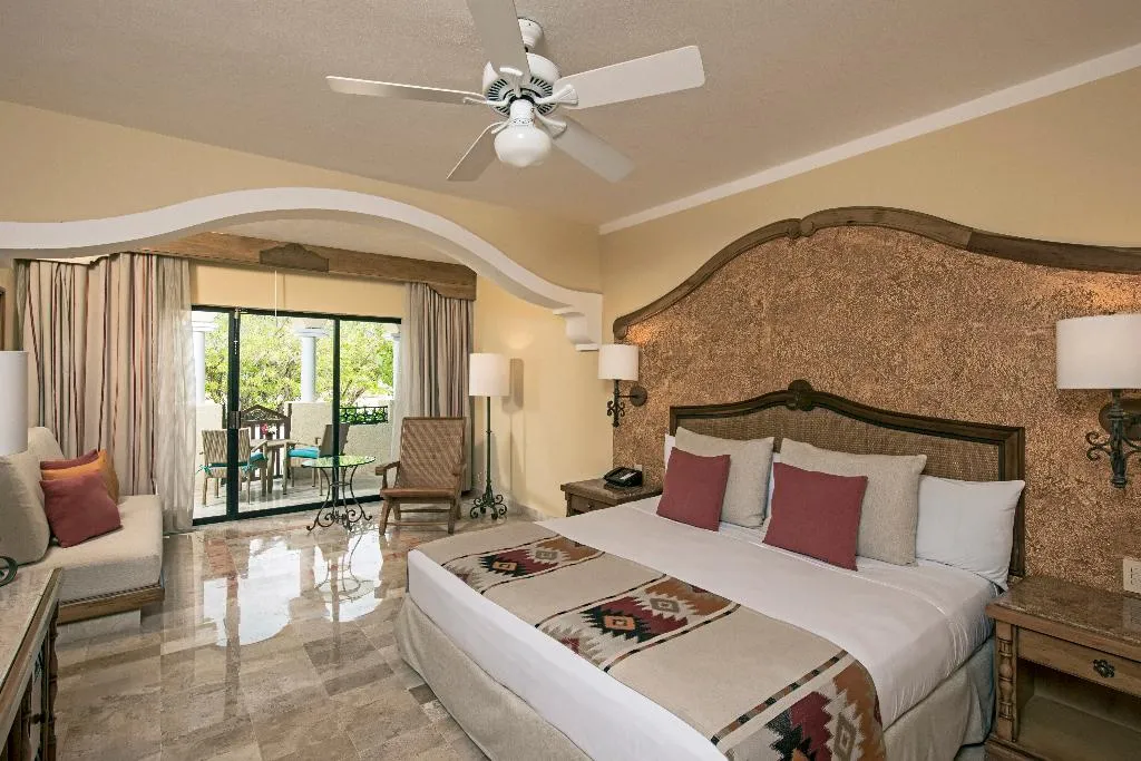 JUNIOR SUITE STANDARD Room, Iberostar Waves Paraiso Beach All Inclusive, Cancun Area