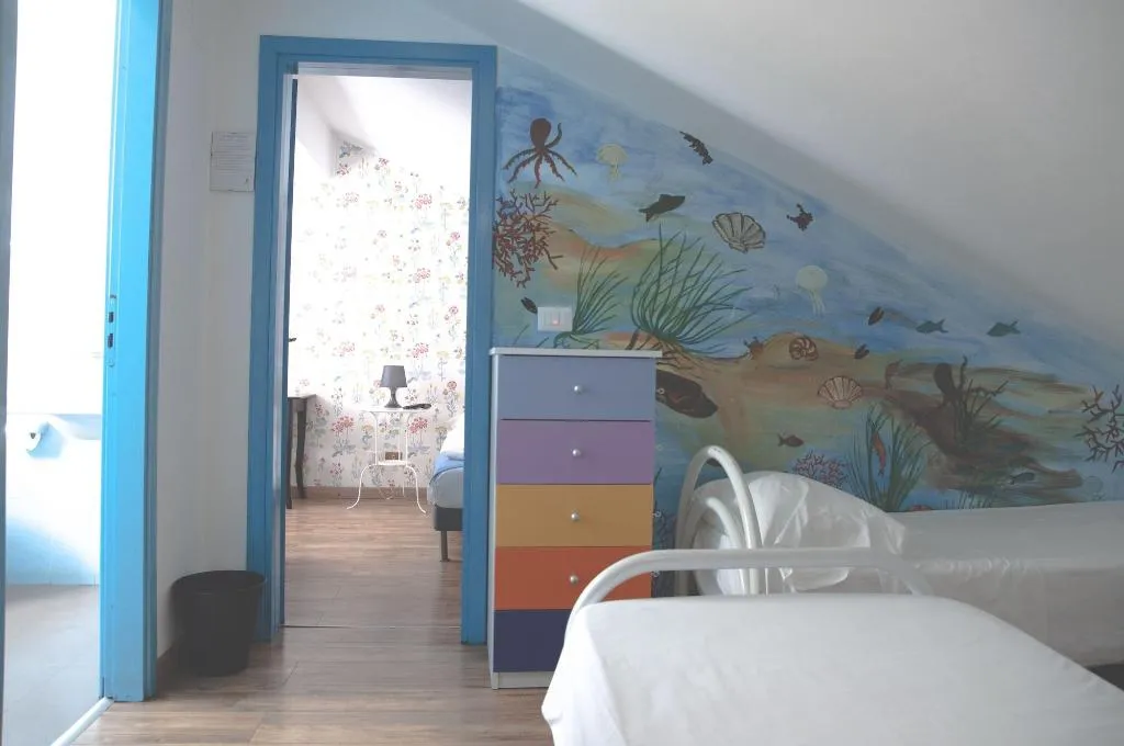 Room, City-in-hostel-B&B, Catania