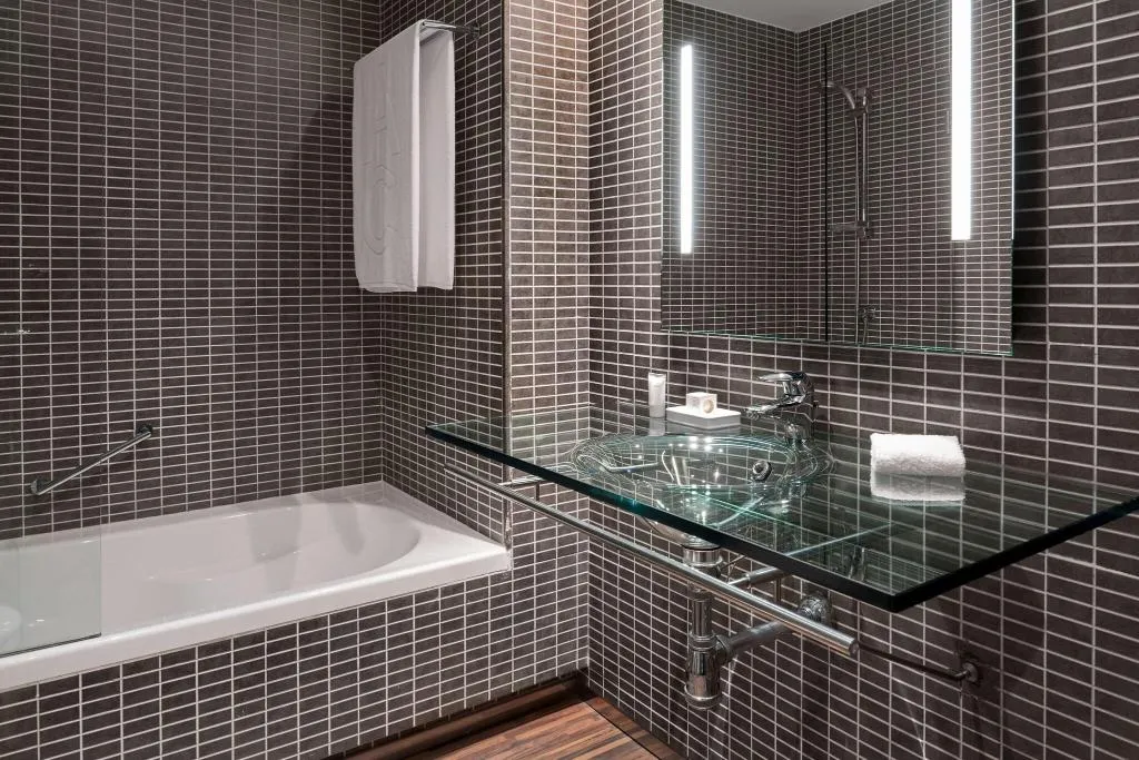 DOUBLE QUEEN SIZE BED Room, AC San Sebastian de los Reyes, Madrid