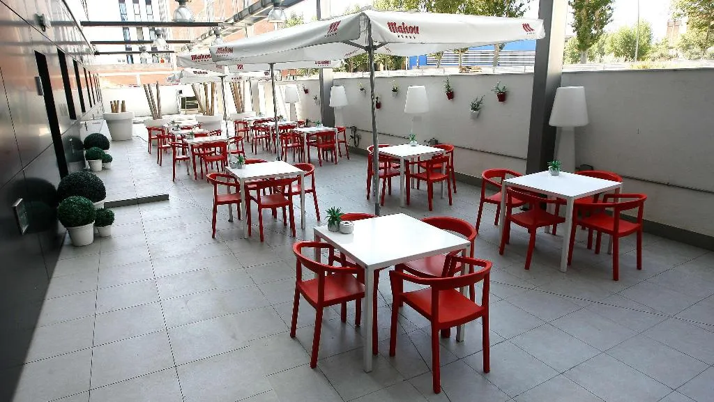 Restaurant, Travelodge Barcelona Poblenou, Barcelona