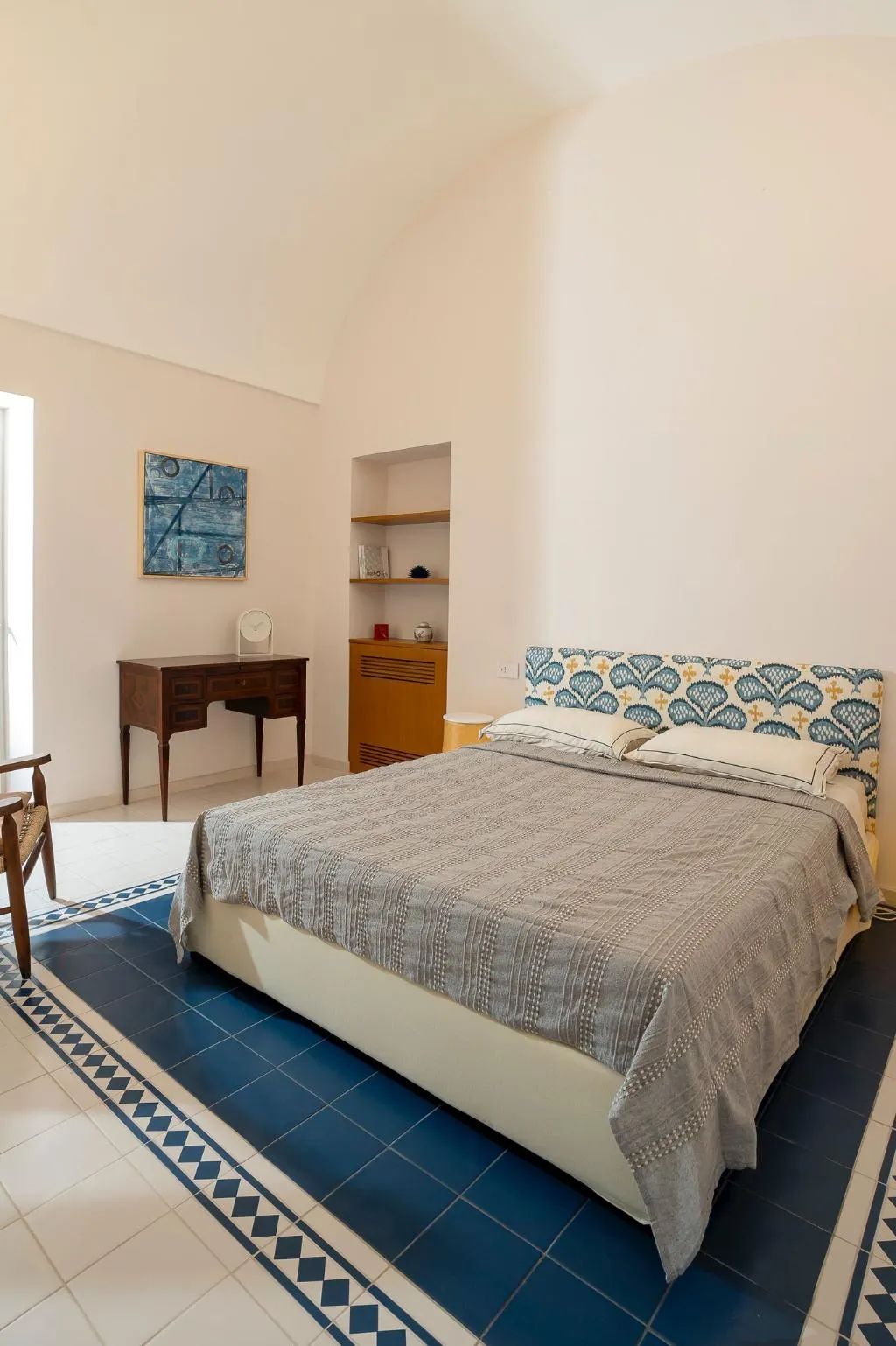 APARTMENT THREE BEDROOMS THREE BATHROOMS Room, Villa Certosa, Naples