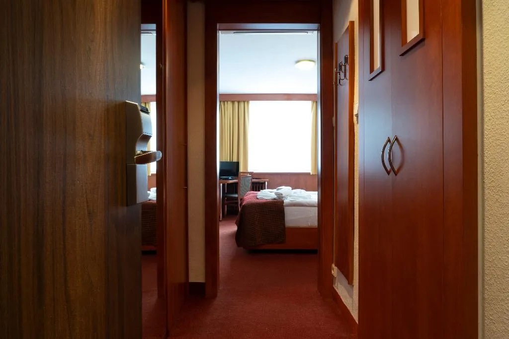 Double or Twin STANDARD Room, Olympik Tristar, Prague