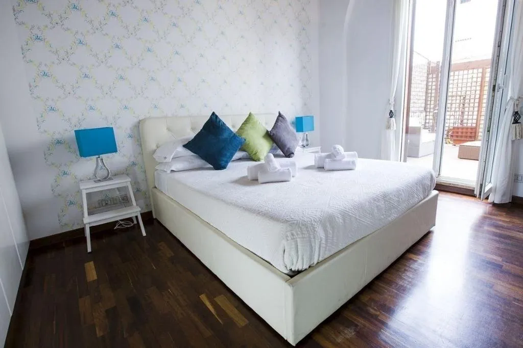 Room, Pettinary Village, Rome