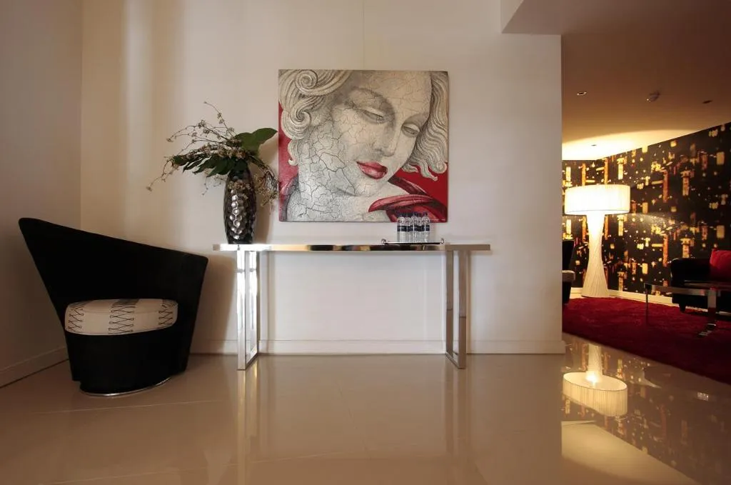 Lobby, As Americas, Porto