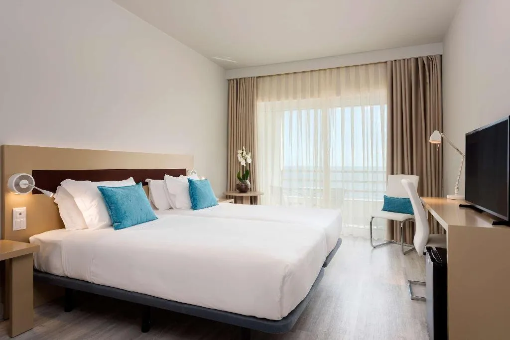 TWIN SEA VIEW Room, Tryp Lisboa Caparica Mar Hotel, Lisbon