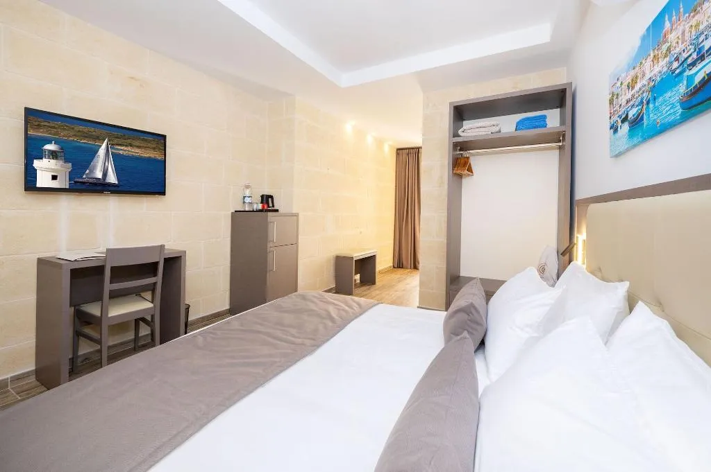 Room, C4 Retreats Gozo, Gozo