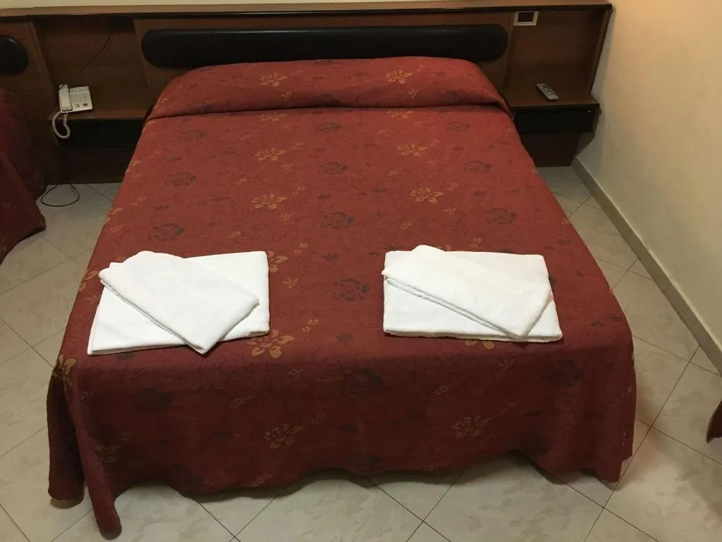 Room, Hotel Positano, Naples