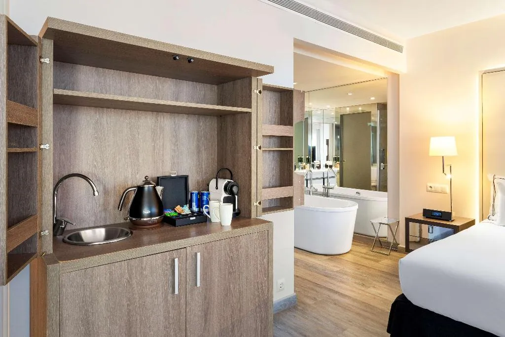 JUNIOR SUITE STANDARD Room, Melia Lebreros, Seville