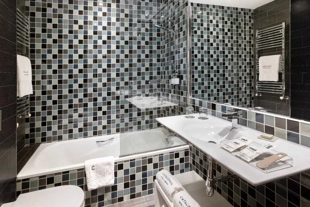 DOUBLE STANDARD Room, Catalonia Reina Victoria Hotel, Costa Del Sol