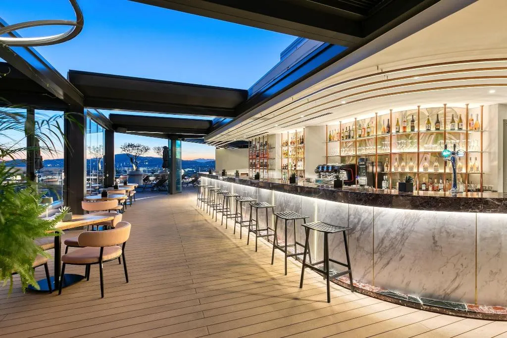 Bar, Stanley, Athens