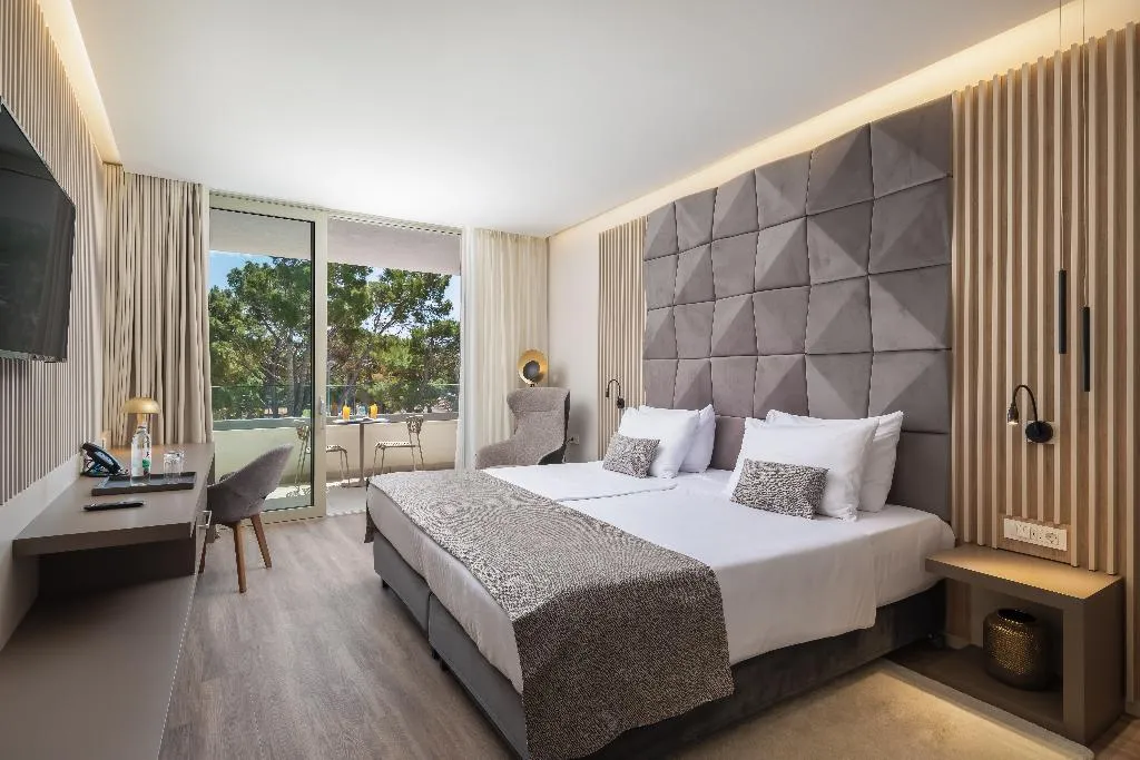 DOUBLE CLASSIC WITH BALCONY Room, Aminess Laurel Khalani Hotel, Split