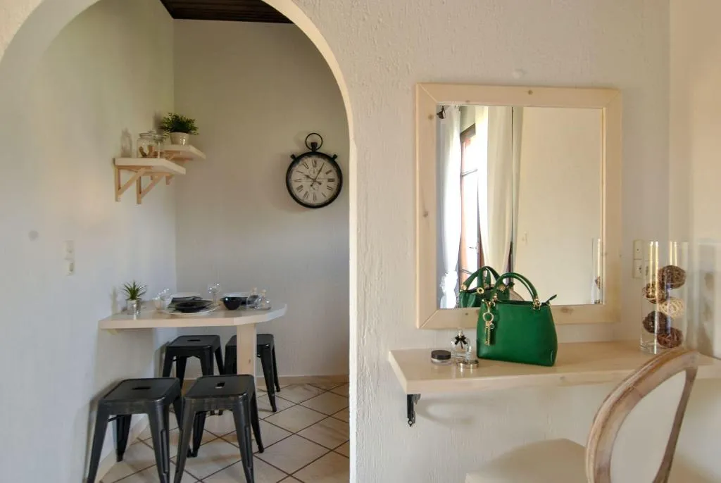 Room, Minas Studios, Kefallinia