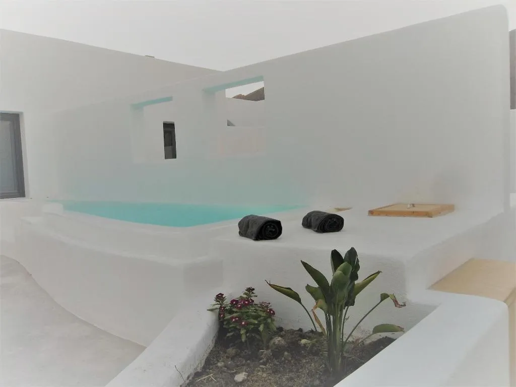Room, Filira Suites, Santorini