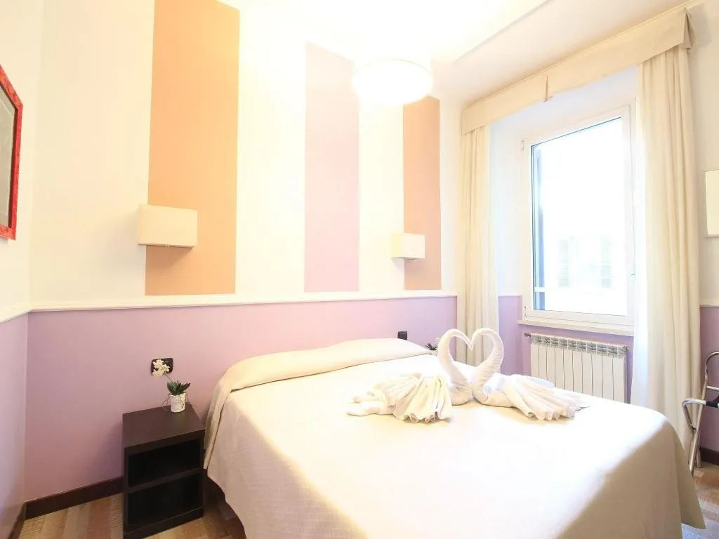 Room, Few Steps From Colosseum, Naples