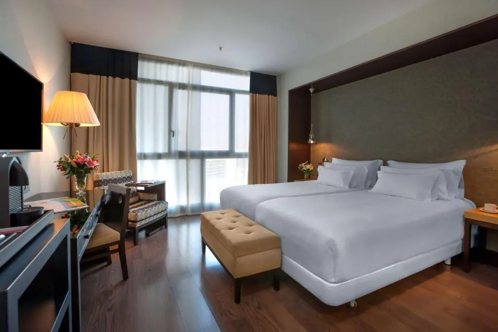 FAMILY ROOM CAPACITY 4 Room, NH Collection Sevilla, Seville