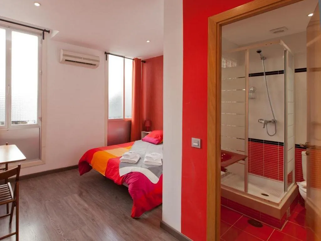Room, Hostal Abril, Madrid