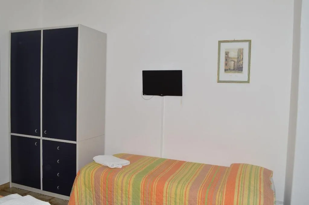 TRIPLE CLASSIC Room, Hotel Polito, Naples