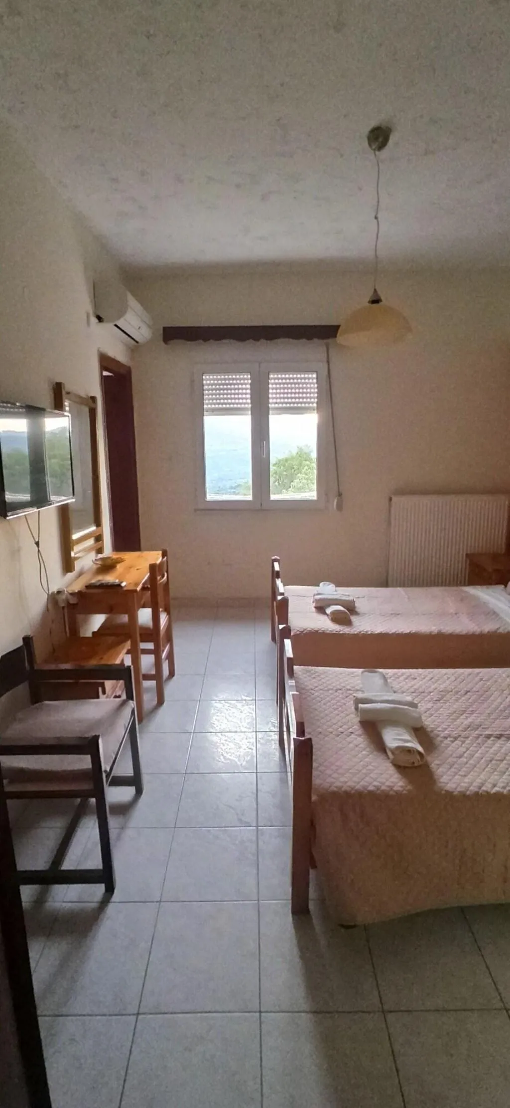 Room, Windy Place, Crete