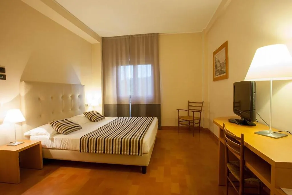 Room, Hotel Dei Duchi, Perugia