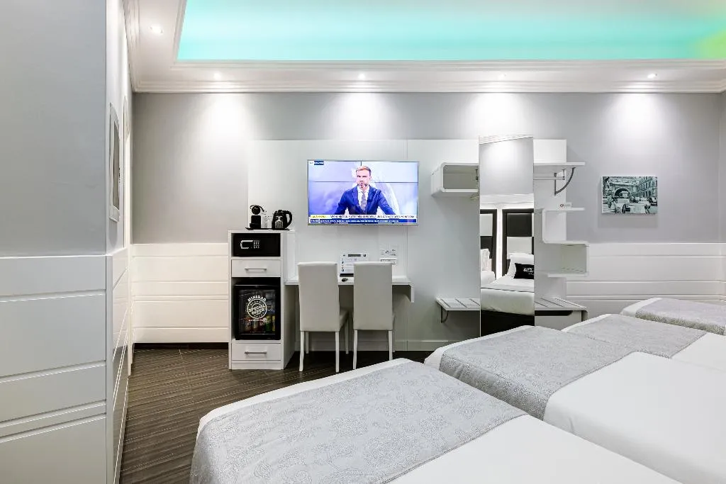 QUADRUPLE COMFORT Room, THE ONE Boutique Hotel & SPA Rome, Rome