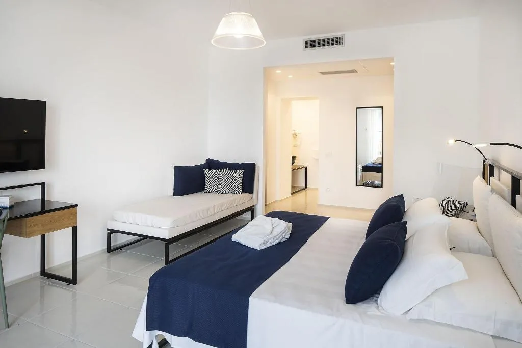 Room, Apollon Club, Naples