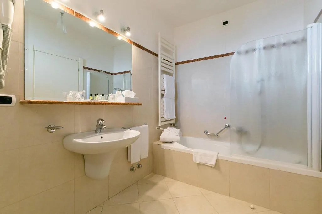 TWIN SUPERIOR Room, Hotel Continental Wellness & Spa, Milan