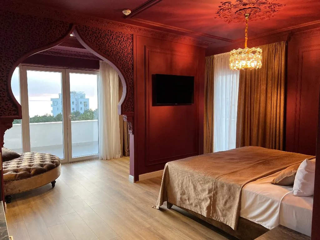 SUITE DELUXE POOL VIEW Room, Premium Sunrise, Kavaje