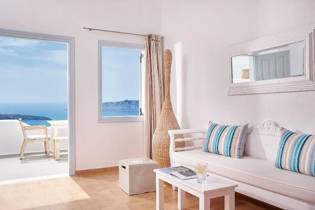 JUNIOR SUITE STANDARD Room, Manos Small World, Santorini