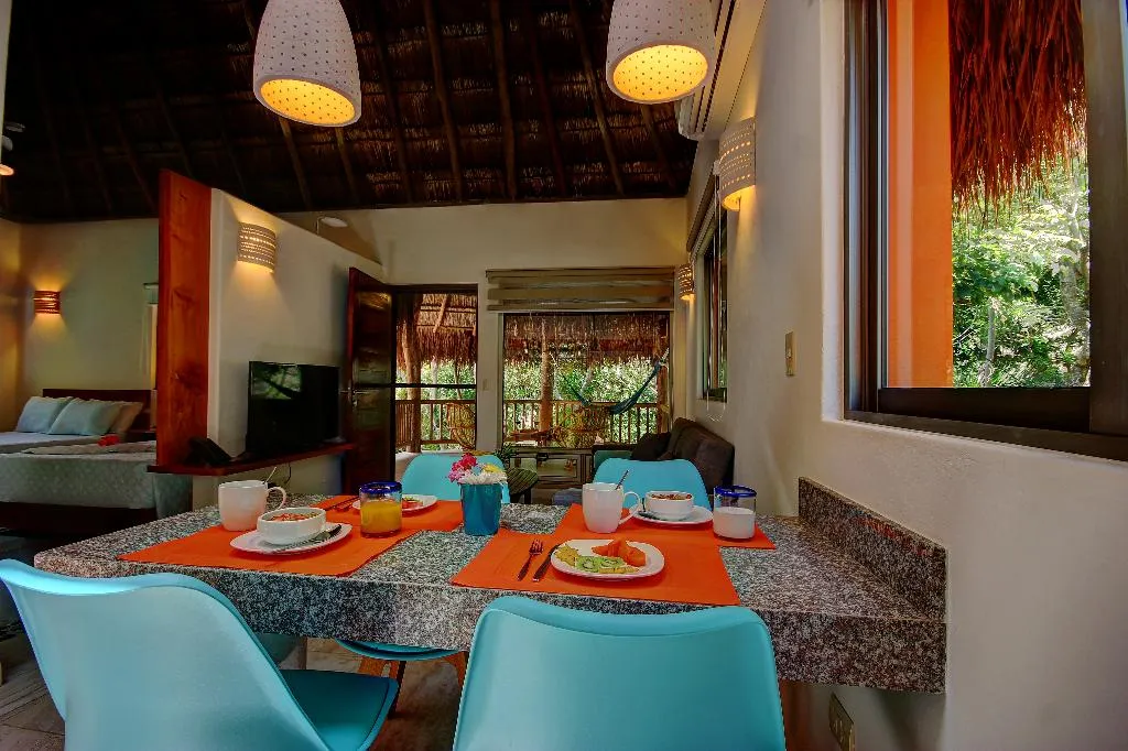 BUNGALOW GARDEN VIEW Room, Riviera Maya Suites, Playa Del Carmen