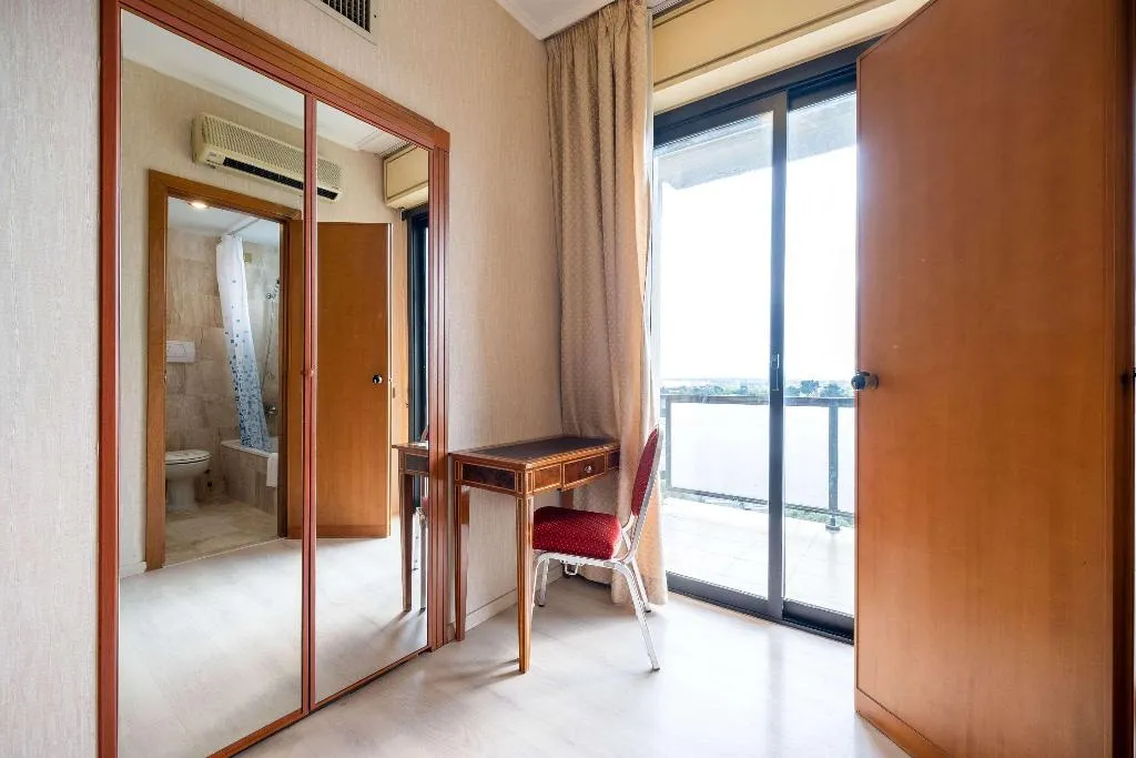 TWIN NON SMOKING Room, Hotel Rouge et Noir Roma, Rome
