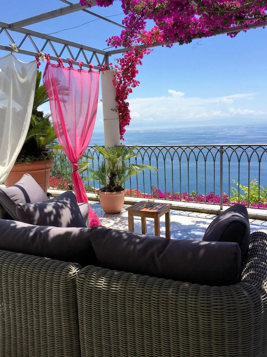 General view, B&B I Limoni, Naples