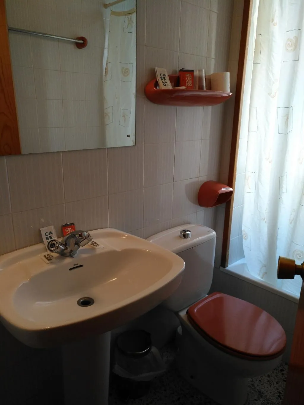 SINGLE STANDARD Room, Hostal Porta De Nuria, Barcelona