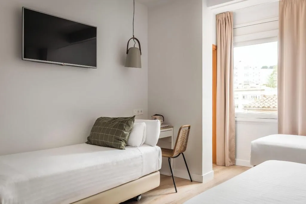QUADRUPLE TWO DOUBLE BEDS Room, Erba By Pillow, Costa Brava