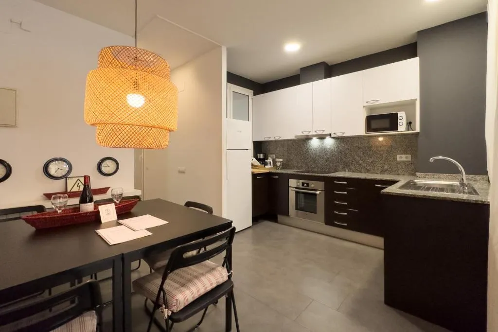 APARTMENT TWO BEDROOMS Room, Ainb Barcelona Sants Apartments, Barcelona