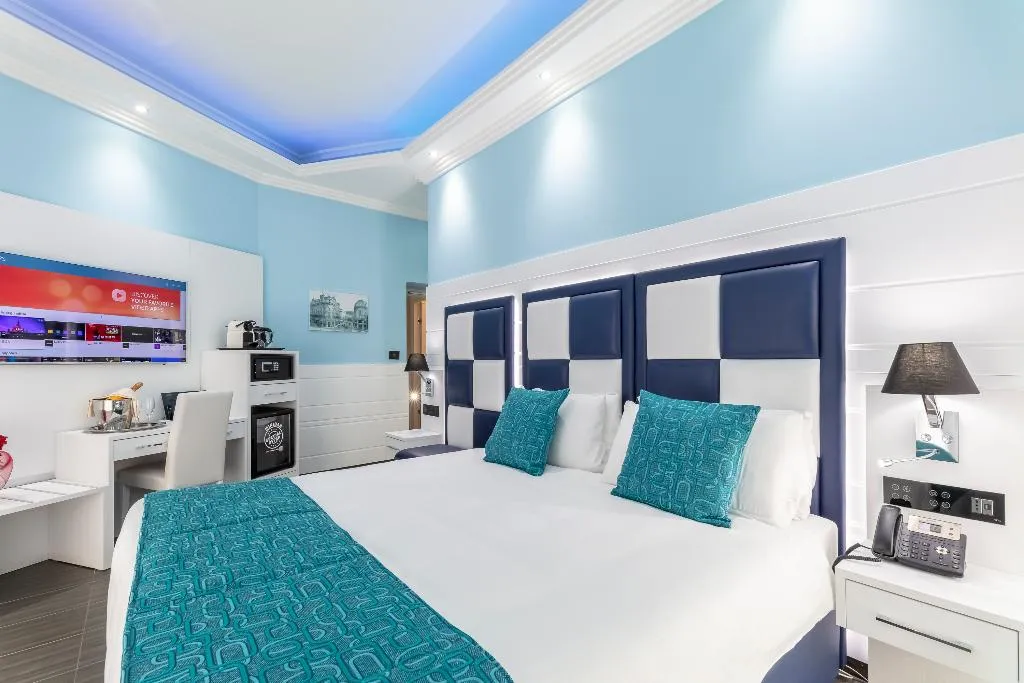TRIPLE DELUXE Room, THE ONE Boutique Hotel & SPA Rome, Rome
