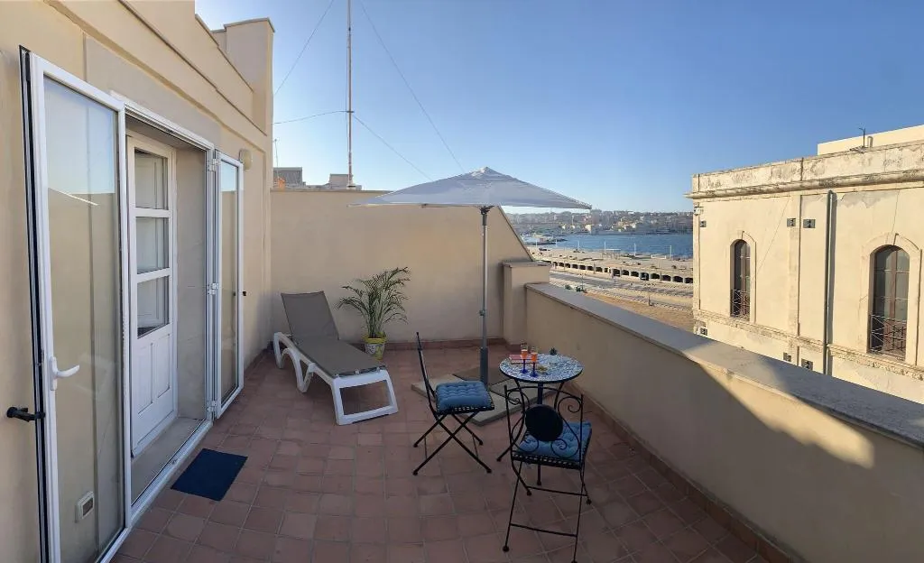 Terrace, Hotel Mastrarua, Catania