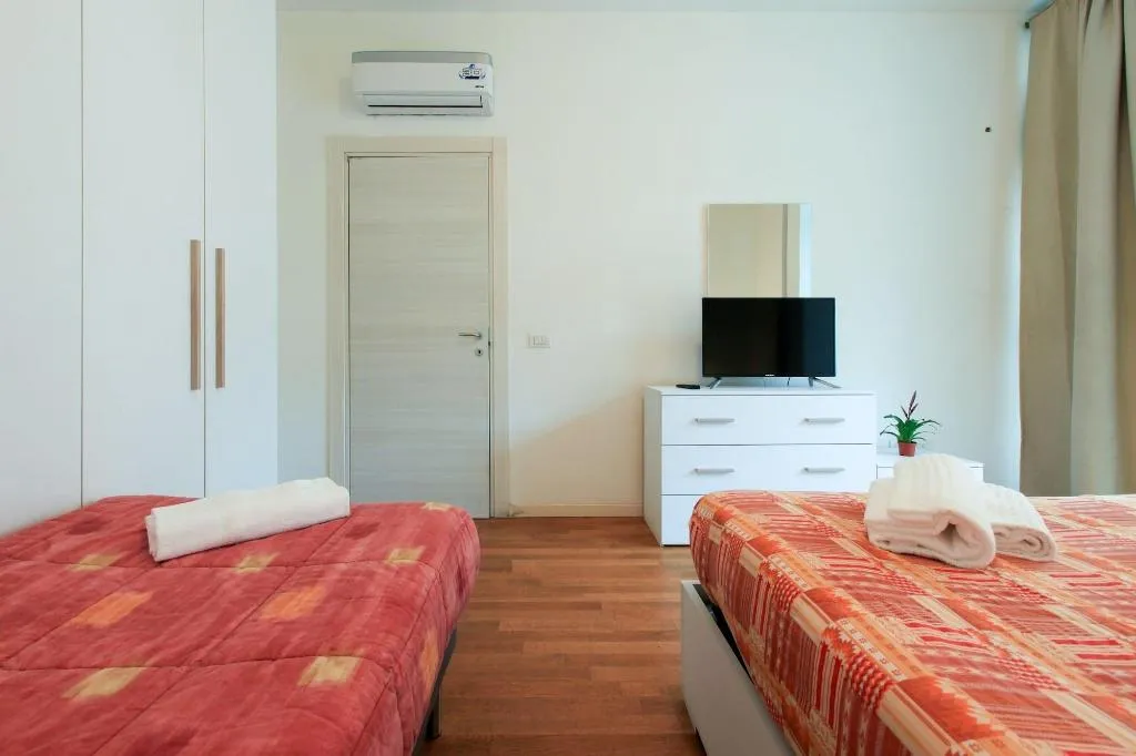 Room, Red Line Room Division, Milan
