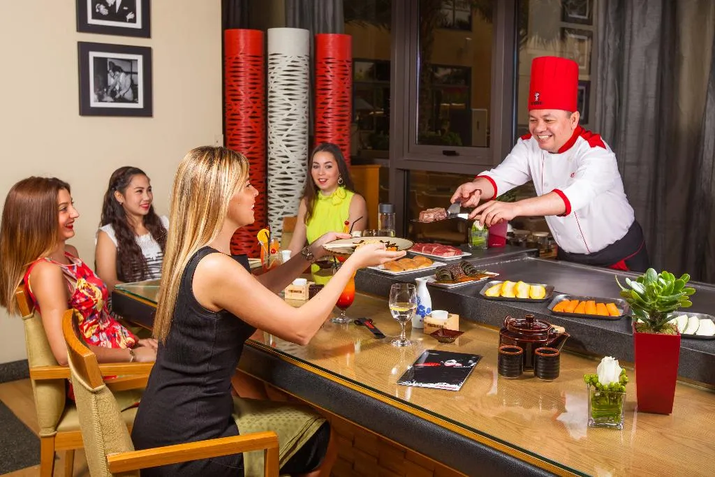 Restaurant, Amwaj Rotana-Jumeirah Beach, Dubai
