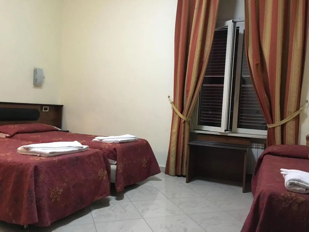 Room, Hotel Positano, Naples