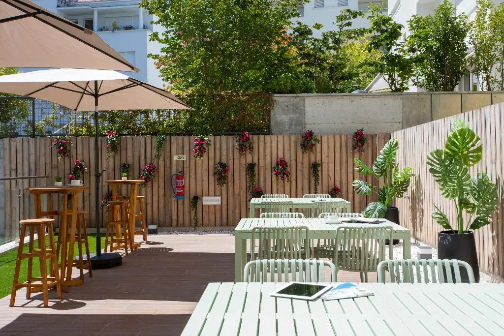 Terrace, Casual Raizes Porto, Porto