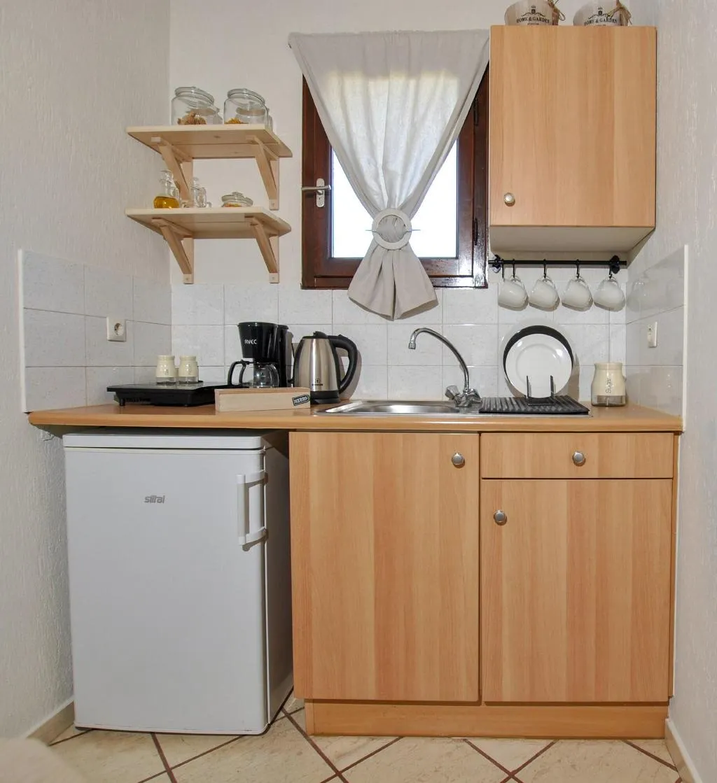 Room, Minas Studios, Kefallinia