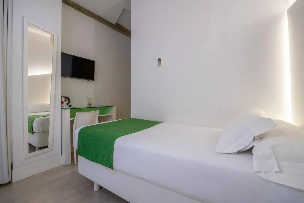 SINGLE STANDARD Room, Atarazanas Malaga Boutique Hotel, Costa Del Sol