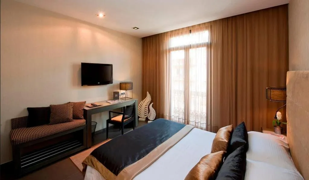 Room, Constanza, Barcelona
