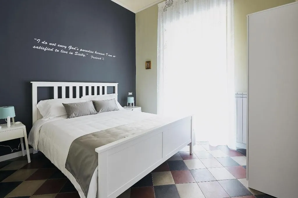 Room, Corte dei medici - Palace, Catania